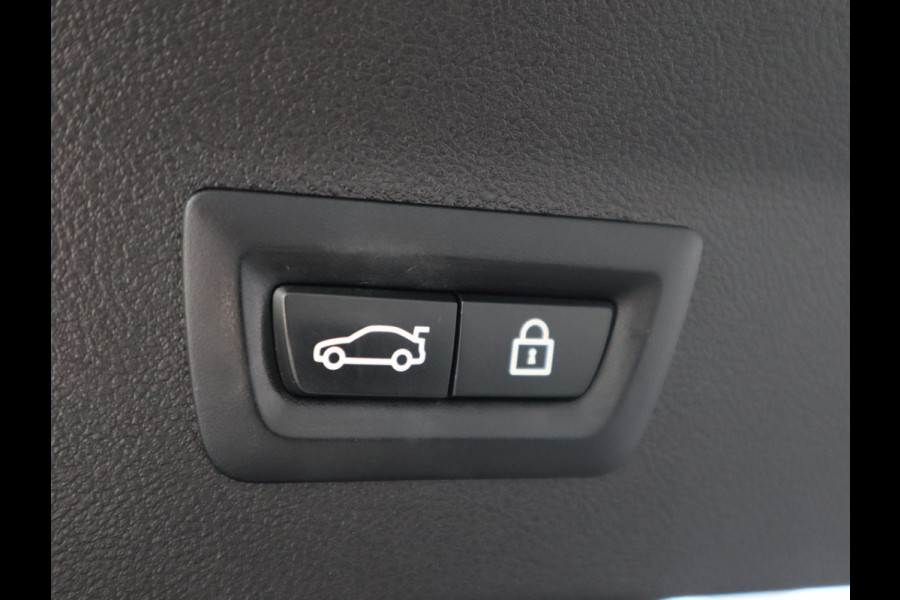 BMW X4 xDrive30i High Executive M Sport Pakket Automaat / Navigatie Professional / Panoramadak / Head-Up Display / Driving Assistant Plus / Innovation Pakket / Leder / M Sportremsysteem / Adaptief Onderstel / 20 Inch