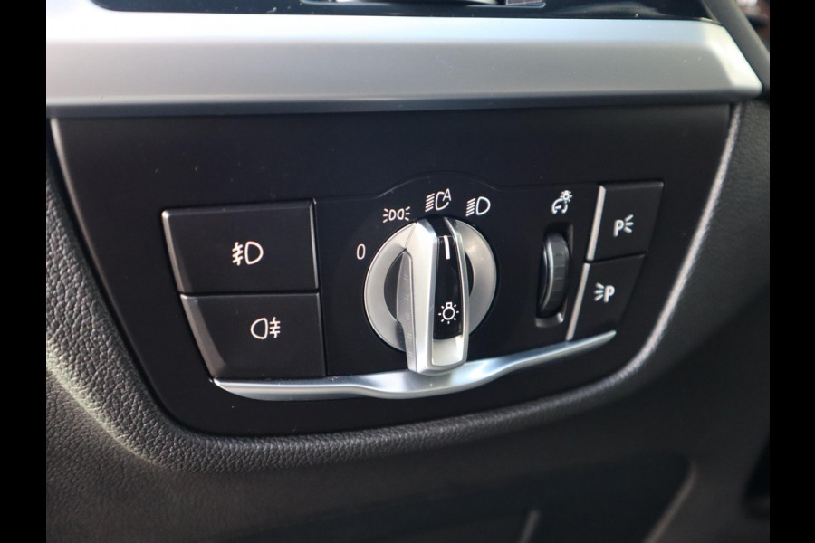 BMW X4 xDrive30i High Executive M Sport Pakket Automaat / Navigatie Professional / Panoramadak / Head-Up Display / Driving Assistant Plus / Innovation Pakket / Leder / M Sportremsysteem / Adaptief Onderstel / 20 Inch