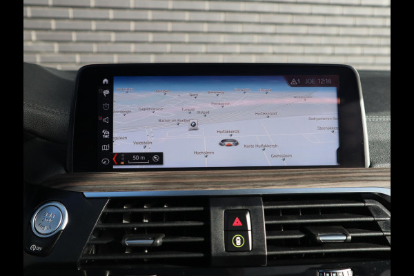 BMW X4 xDrive30i High Executive M Sport Pakket Automaat / Navigatie Professional / Panoramadak / Head-Up Display / Driving Assistant Plus / Innovation Pakket / Leder / M Sportremsysteem / Adaptief Onderstel / 20 Inch