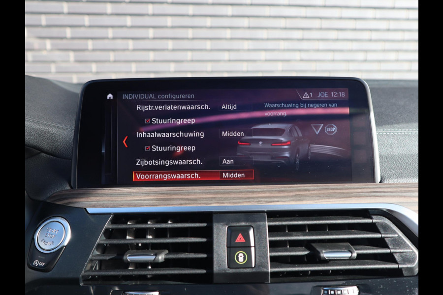 BMW X4 xDrive30i High Executive M Sport Pakket Automaat / Navigatie Professional / Panoramadak / Head-Up Display / Driving Assistant Plus / Innovation Pakket / Leder / M Sportremsysteem / Adaptief Onderstel / 20 Inch