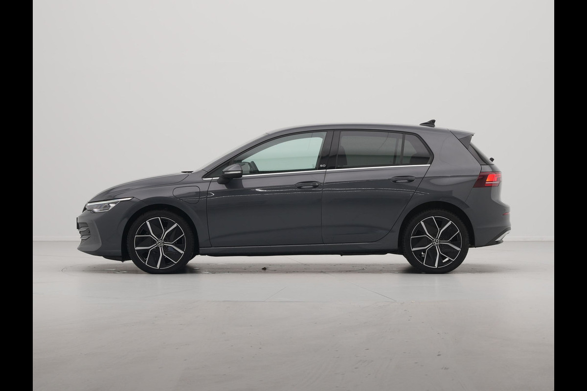 Volkswagen Golf 1.5 eHybrid 204pk 50 Edition Navigatie Camera Stoelverwarming Carplay Stoelmassage 143