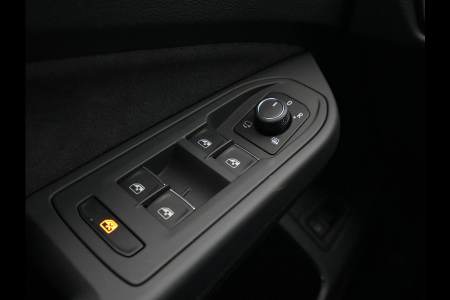 Volkswagen Golf 1.5 eHybrid 204pk 50 Edition Navigatie Camera Stoelverwarming Carplay Stoelmassage 143
