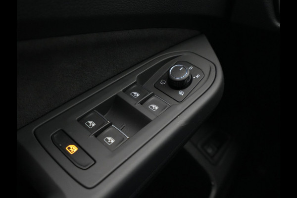 Volkswagen Golf 1.5 eHybrid 204pk 50 Edition Navigatie Camera Stoelverwarming Carplay Stoelmassage 143
