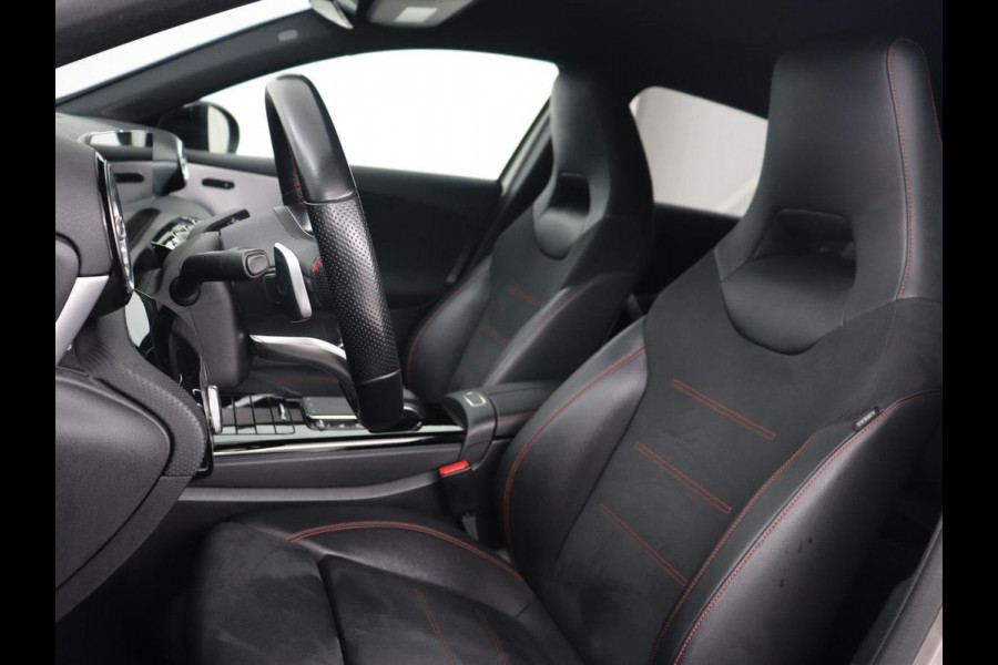 Mercedes-Benz A-Klasse 250e AMG Limited | Trekhaak | Stoelverwarming | Camera | Sfeerverlichting | Navigatie | Widescreen | Park Assist | Full LED | Leder/Alcantara | Climate control | PHEV | Plug In
