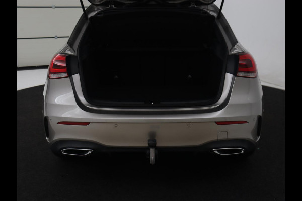 Mercedes-Benz A-Klasse 250e AMG Limited | Trekhaak | Stoelverwarming | Camera | Sfeerverlichting | Navigatie | Widescreen | Park Assist | Full LED | Leder/Alcantara | Climate control | PHEV | Plug In