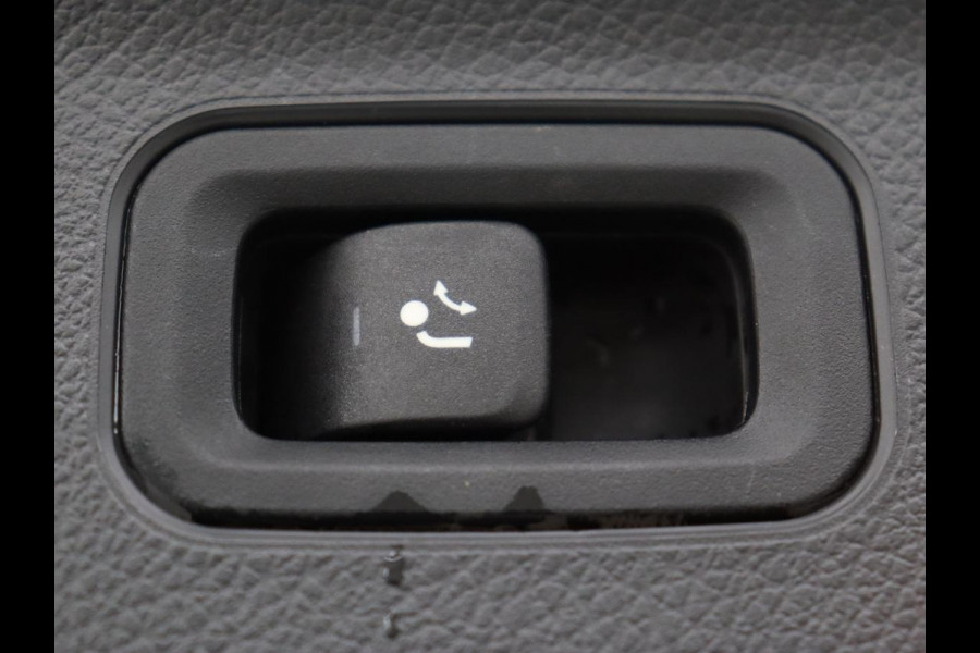 Mercedes-Benz A-Klasse 250e AMG Limited | Trekhaak | Stoelverwarming | Camera | Sfeerverlichting | Navigatie | Widescreen | Park Assist | Full LED | Leder/Alcantara | Climate control | PHEV | Plug In