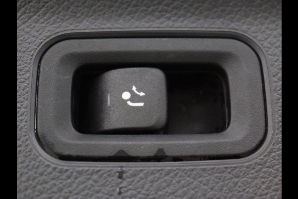 Mercedes-Benz A-Klasse 250e AMG Limited | Trekhaak | Stoelverwarming | Camera | Sfeerverlichting | Navigatie | Widescreen | Park Assist | Full LED | Leder/Alcantara | Climate control | PHEV | Plug In