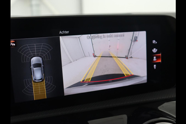 Mercedes-Benz A-Klasse 250e AMG Limited | Trekhaak | Stoelverwarming | Camera | Sfeerverlichting | Navigatie | Widescreen | Park Assist | Full LED | Leder/Alcantara | Climate control | PHEV | Plug In