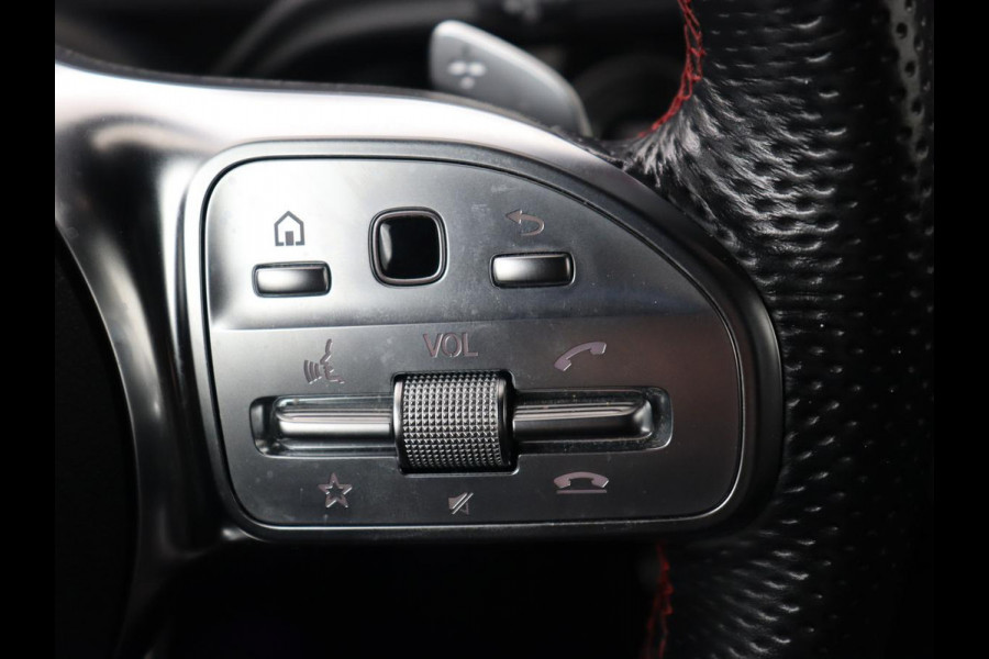Mercedes-Benz A-Klasse 250e AMG Limited | Trekhaak | Stoelverwarming | Camera | Sfeerverlichting | Navigatie | Widescreen | Park Assist | Full LED | Leder/Alcantara | Climate control | PHEV | Plug In