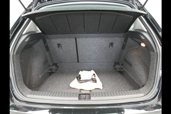 Seat Arona 1.0 TSI 95pk Style Business Intense Navigatie Camera Keyless Acc Clima 115