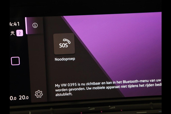 Volkswagen Golf 1.0 eTSI Life Business | Panoramadak | Matrix LED | Camera | Stoelverwarming | Massage | Carplay | Adaptive cruise | Park Assist | Sfeerverlichting | Navigatie | Side Assist | Stuurverwarming