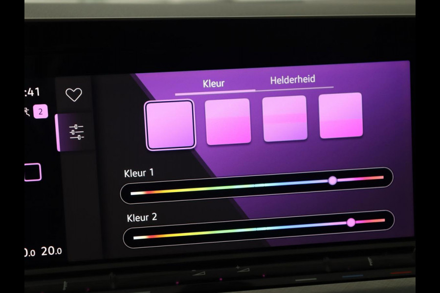 Volkswagen Golf 1.0 eTSI Life Business | Panoramadak | Matrix LED | Camera | Stoelverwarming | Massage | Carplay | Adaptive cruise | Park Assist | Sfeerverlichting | Navigatie | Side Assist | Stuurverwarming