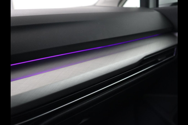 Volkswagen Golf 1.0 eTSI Life Business | Panoramadak | Matrix LED | Camera | Stoelverwarming | Massage | Carplay | Adaptive cruise | Park Assist | Sfeerverlichting | Navigatie | Side Assist | Stuurverwarming