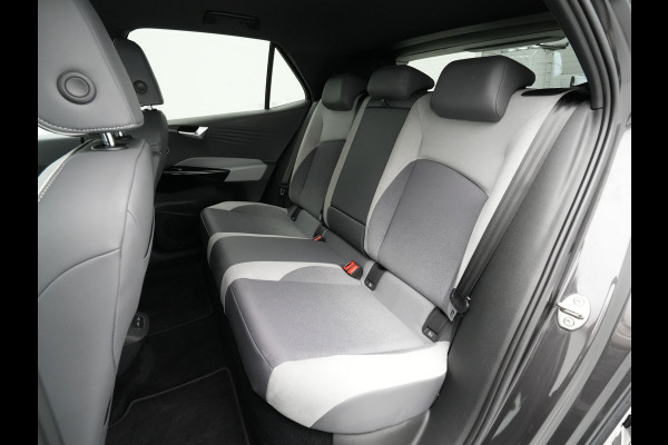 Volkswagen ID.3 First Plus 58 kWh 204pk Navigatie Camera Stoel/Stuurverwarming Carplay Pdc 2