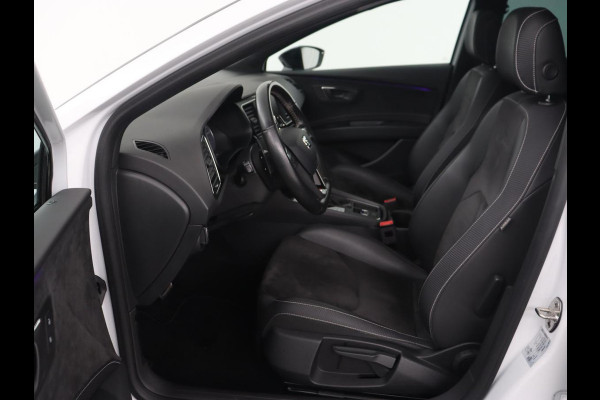 Seat Leon 2.0 TSI Cupra 300 | Panoramadak | Stoelverwarming | Carplay | Camera | Leder/Alcanatara | Full LED | Sfeerverlichting | 19'' | Navigatie | Climate control | Parkeerhulp | Cruise control