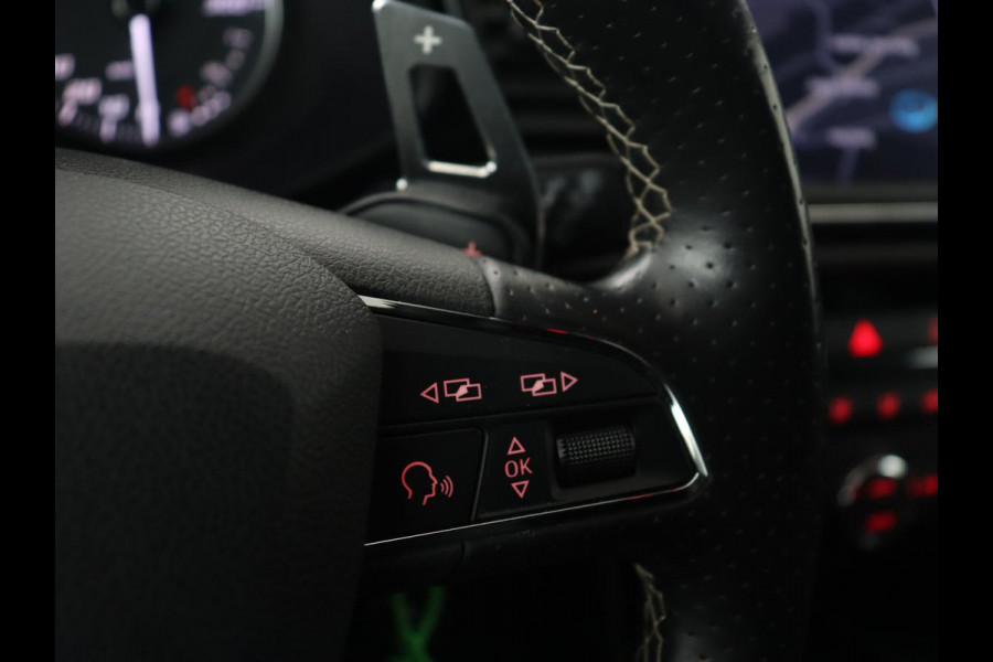 Seat Leon 2.0 TSI Cupra 300 | Panoramadak | Stoelverwarming | Carplay | Camera | Leder/Alcanatara | Full LED | Sfeerverlichting | 19'' | Navigatie | Climate control | Parkeerhulp | Cruise control
