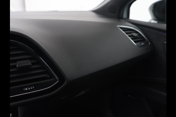 Seat Leon 2.0 TSI Cupra 300 | Panoramadak | Stoelverwarming | Carplay | Camera | Leder/Alcanatara | Full LED | Sfeerverlichting | 19'' | Navigatie | Climate control | Parkeerhulp | Cruise control