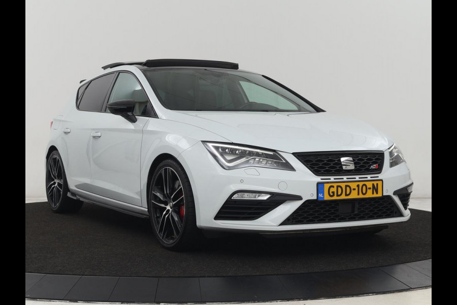 Seat Leon 2.0 TSI Cupra 300 | Panoramadak | Stoelverwarming | Carplay | Camera | Leder/Alcanatara | Full LED | Sfeerverlichting | 19'' | Navigatie | Climate control | Parkeerhulp | Cruise control