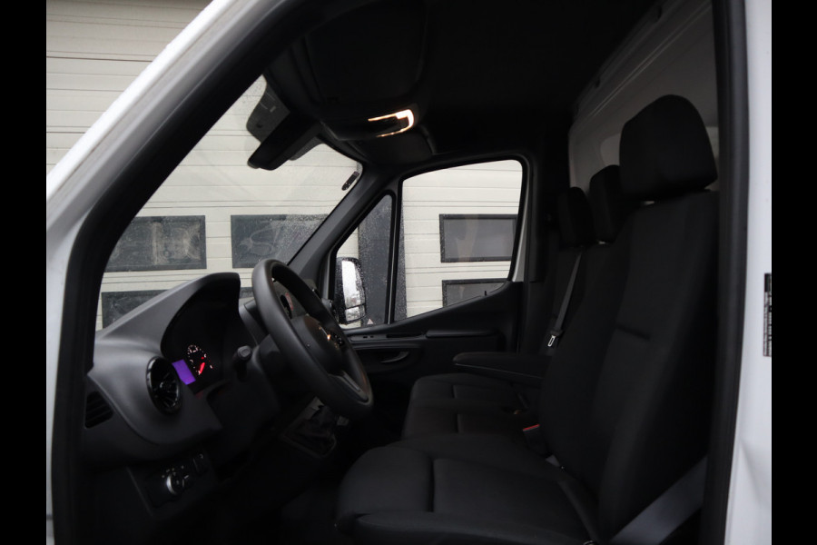 Mercedes-Benz Sprinter 315 CDI Euro 6 Bakwagen Laadklep - MBUX - LED