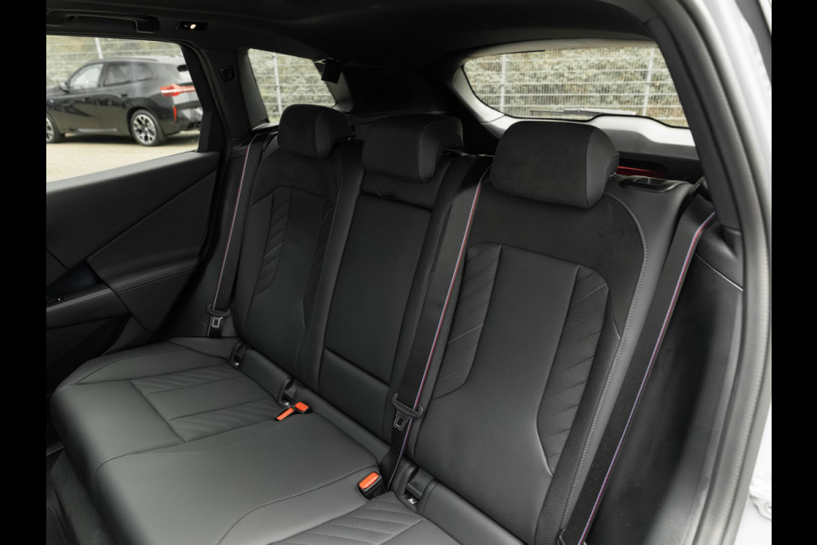 BMW X3 30e xDrive M-Sport Pro - Pano - Trekhaak - ACC - Harman Kardon - Head-up