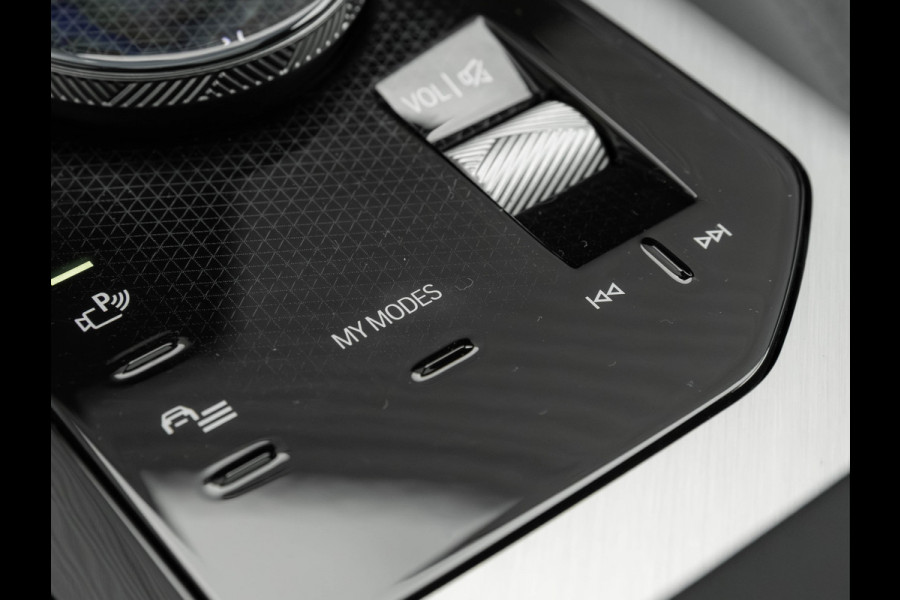 BMW X3 30e xDrive M-Sport Pro - Pano - Trekhaak - ACC - Harman Kardon - Head-up