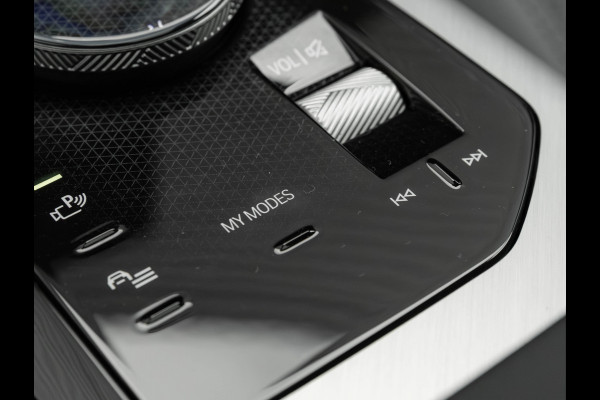 BMW X3 30e xDrive M-Sport Pro - Pano - Trekhaak - ACC - Harman Kardon - Head-up