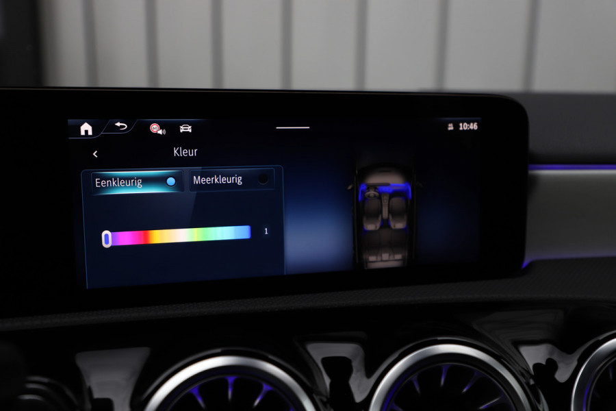 Mercedes-Benz A-Klasse 250e AMG | 218PK | Keyless-go | Sfeerverlichting | Widescreen | Stuurwielverw. | ACC | Standkachel | 2025.