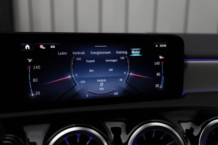 Mercedes-Benz A-Klasse 250e AMG | 218PK | Keyless-go | Sfeerverlichting | Widescreen | Stuurwielverw. | ACC | Standkachel | 2025.