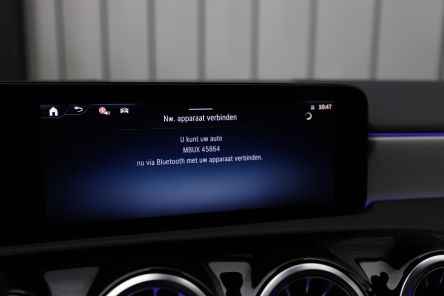 Mercedes-Benz A-Klasse 250e AMG | 218PK | Keyless-go | Sfeerverlichting | Widescreen | Stuurwielverw. | ACC | Standkachel | 2025.