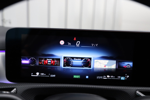 Mercedes-Benz A-Klasse 250e AMG | 218PK | Keyless-go | Sfeerverlichting | Widescreen | Stuurwielverw. | ACC | Standkachel | 2025.