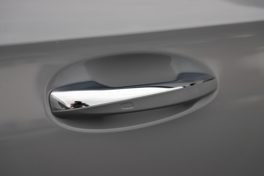 Mercedes-Benz A-Klasse 250e AMG | 218PK | Keyless-go | Sfeerverlichting | Widescreen | Stuurwielverw. | ACC | Standkachel | 2025.