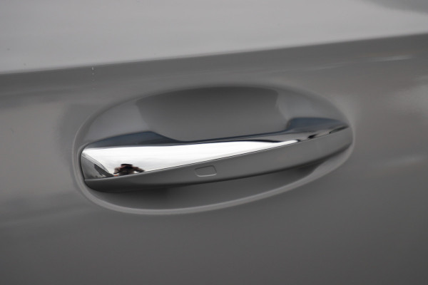 Mercedes-Benz A-Klasse 250e AMG | 218PK | Keyless-go | Sfeerverlichting | Widescreen | Stuurwielverw. | ACC | Standkachel | 2025.