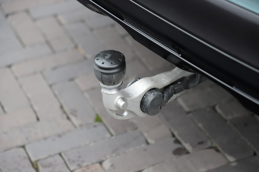 Mercedes-Benz GLC 300e AMG 4-Matic | 313PK | Massage | Head-up | Pano | Burmester | Sfeerverlichting | Stuurwielverw. | Distronic | Trekhaak | 202