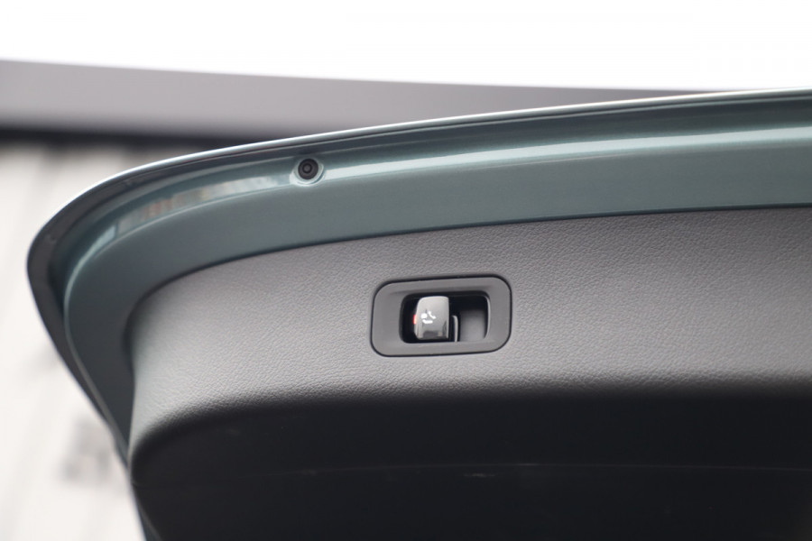 Mercedes-Benz GLC 300e AMG 4-Matic | 313PK | Massage | Head-up | Pano | Burmester | Sfeerverlichting | Stuurwielverw. | Distronic | Trekhaak | 202