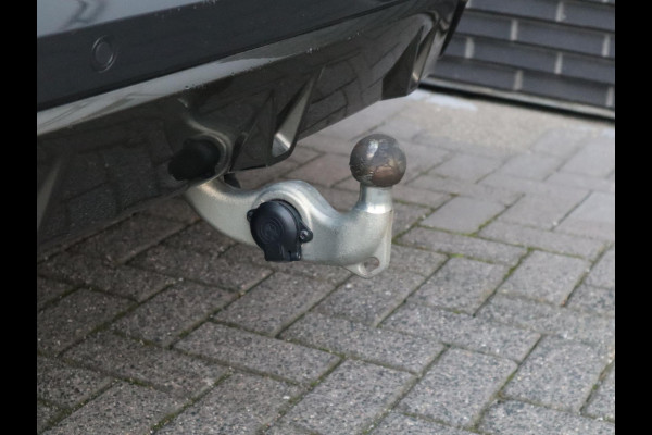 BMW X6 xDrive40i High Executive M Sport Pakket Automaat / Live Cockpit Professional / Panoramadak / Trekhaak / Bowers & Wilkins / Integrale Actieve Besturing / M Sportremsysteem / Driving Assistant Professional / Laserlicht / Iconic Glow / Comfortstoelen met massage  / 22 Inch/