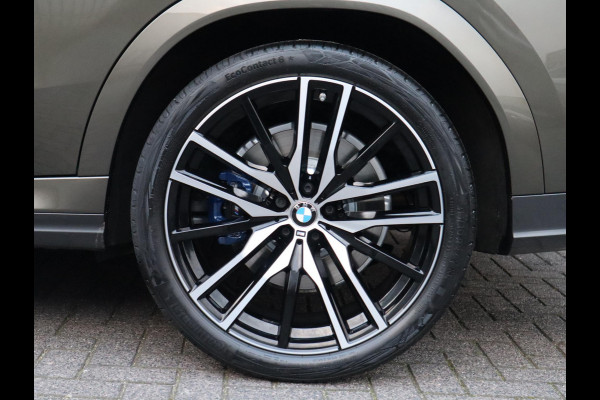 BMW X6 xDrive40i High Executive M Sport Pakket Automaat / Live Cockpit Professional / Panoramadak / Trekhaak / Bowers & Wilkins / Integrale Actieve Besturing / M Sportremsysteem / Driving Assistant Professional / Laserlicht / Iconic Glow / Comfortstoelen met massage  / 22 Inch/
