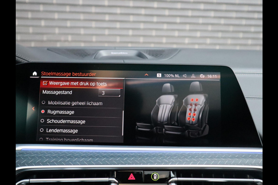 BMW X6 xDrive40i High Executive M Sport Pakket Automaat / Live Cockpit Professional / Panoramadak / Trekhaak / Bowers & Wilkins / Integrale Actieve Besturing / M Sportremsysteem / Driving Assistant Professional / Laserlicht / Iconic Glow / Comfortstoelen met massage  / 22 Inch/