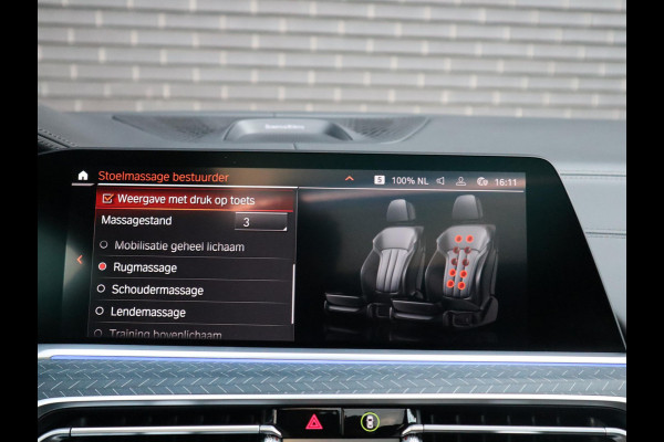 BMW X6 xDrive40i High Executive M Sport Pakket Automaat / Live Cockpit Professional / Panoramadak / Trekhaak / Bowers & Wilkins / Integrale Actieve Besturing / M Sportremsysteem / Driving Assistant Professional / Laserlicht / Iconic Glow / Comfortstoelen met massage  / 22 Inch/