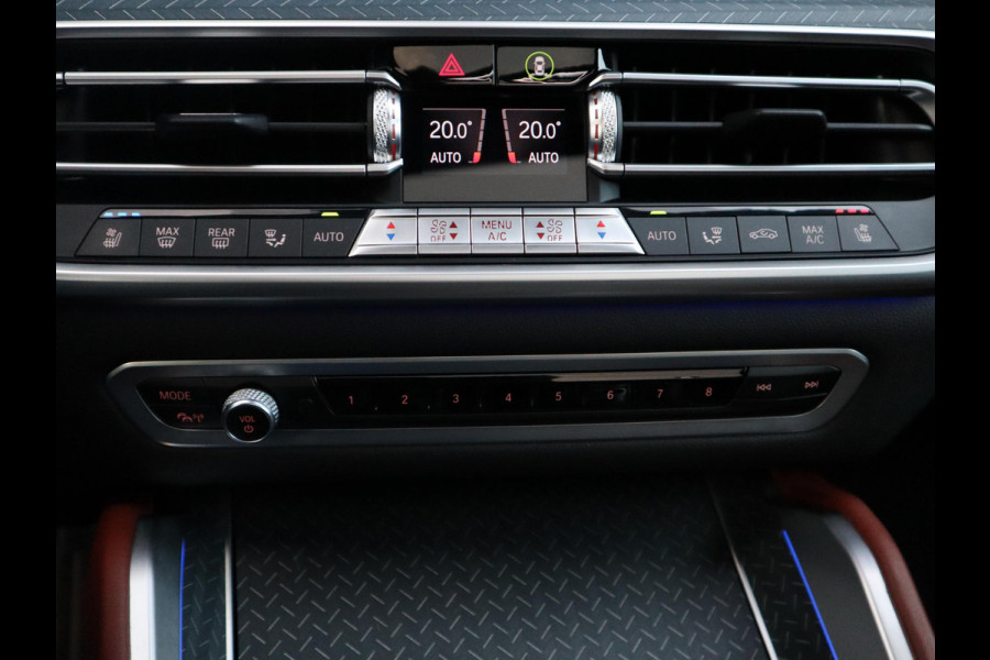 BMW X6 xDrive40i High Executive M Sport Pakket Automaat / Live Cockpit Professional / Panoramadak / Trekhaak / Bowers & Wilkins / Integrale Actieve Besturing / M Sportremsysteem / Driving Assistant Professional / Laserlicht / Iconic Glow / Comfortstoelen met massage  / 22 Inch/