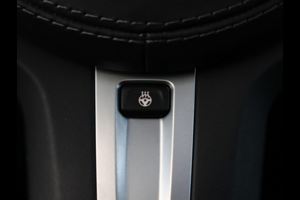 BMW X6 xDrive40i High Executive M Sport Pakket Automaat / Live Cockpit Professional / Panoramadak / Trekhaak / Bowers & Wilkins / Integrale Actieve Besturing / M Sportremsysteem / Driving Assistant Professional / Laserlicht / Iconic Glow / Comfortstoelen met massage  / 22 Inch/