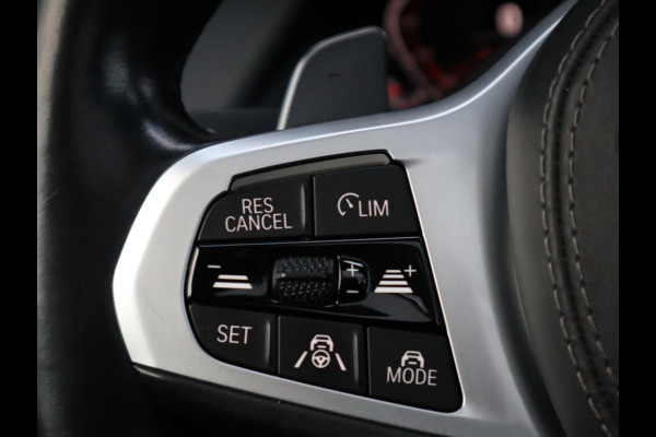 BMW X6 xDrive40i High Executive M Sport Pakket Automaat / Live Cockpit Professional / Panoramadak / Trekhaak / Bowers & Wilkins / Integrale Actieve Besturing / M Sportremsysteem / Driving Assistant Professional / Laserlicht / Iconic Glow / Comfortstoelen met massage  / 22 Inch/