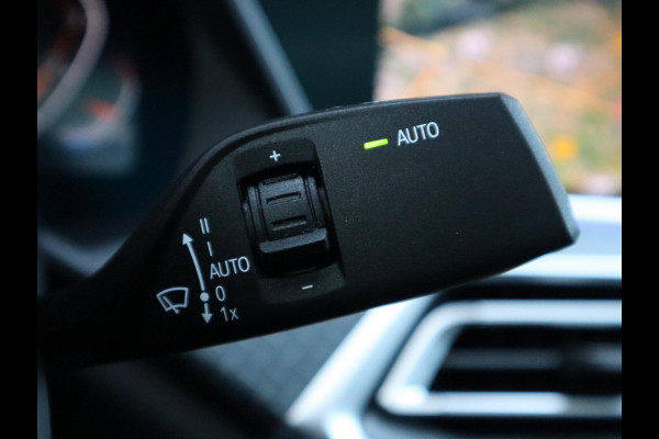 BMW X6 xDrive40i High Executive M Sport Pakket Automaat / Live Cockpit Professional / Panoramadak / Trekhaak / Bowers & Wilkins / Integrale Actieve Besturing / M Sportremsysteem / Driving Assistant Professional / Laserlicht / Iconic Glow / Comfortstoelen met massage  / 22 Inch/