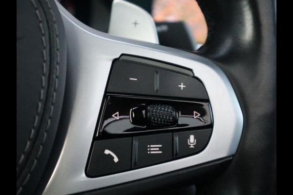 BMW X6 xDrive40i High Executive M Sport Pakket Automaat / Live Cockpit Professional / Panoramadak / Trekhaak / Bowers & Wilkins / Integrale Actieve Besturing / M Sportremsysteem / Driving Assistant Professional / Laserlicht / Iconic Glow / Comfortstoelen met massage  / 22 Inch/