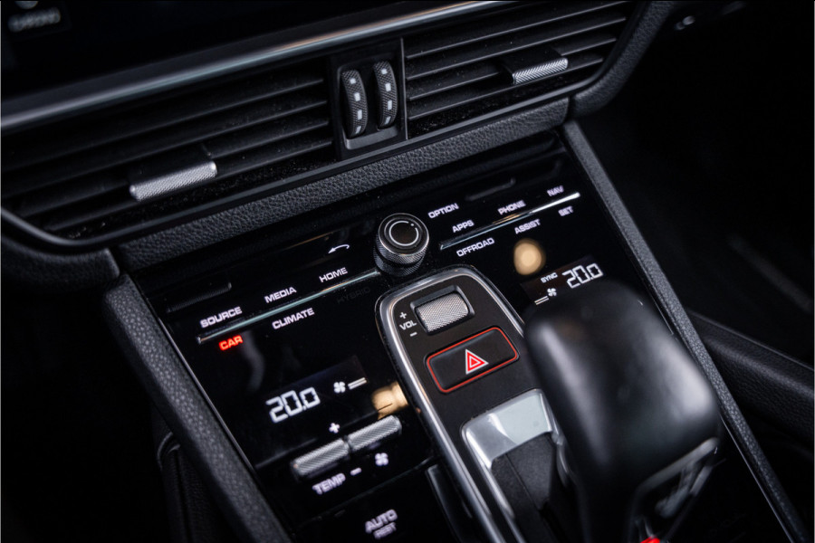 Porsche Cayenne 3.0 - Sport Chrono + | Panorama | Memory | Luchtvering