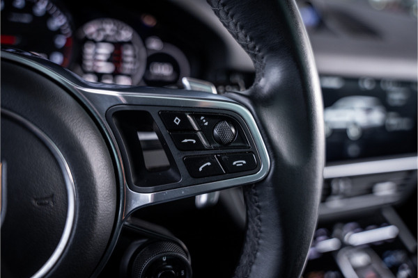 Porsche Cayenne 3.0 - Sport Chrono + | Panorama | Memory | Luchtvering