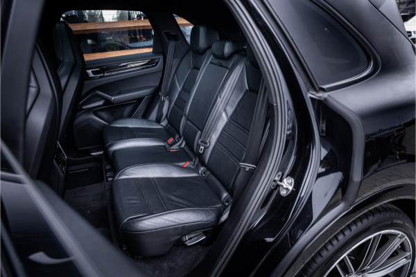 Porsche Cayenne 3.0 - Sport Chrono + | Panorama | Memory | Luchtvering