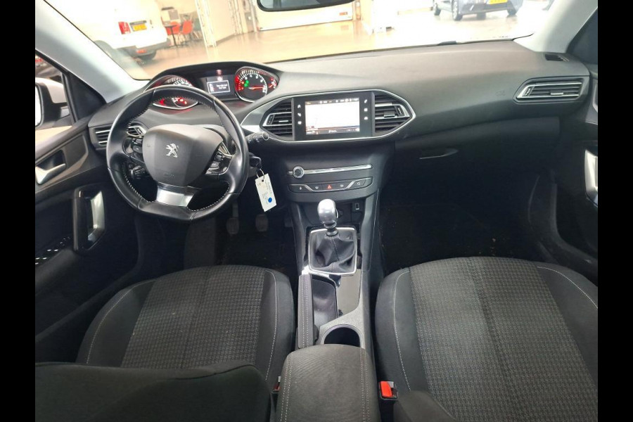 Peugeot 308 SW 1.2 PureTech Executive | Trekhaak | Navi | LMV |