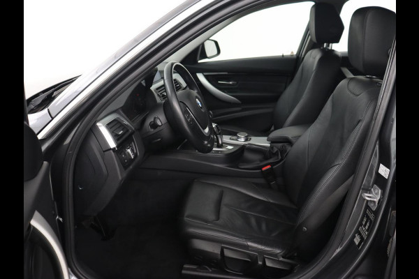 BMW 3 Serie 318i Luxury Edition | Leder | Stoelverwarming | Full LED | Navigatie | Parkeerhulp | Climate control | Bluetooth | Cruise control