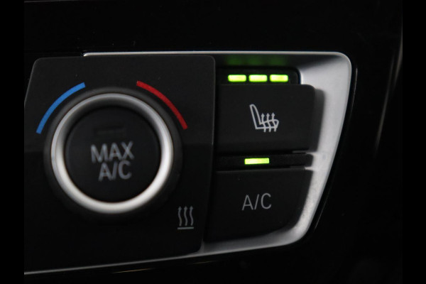BMW 3 Serie 318i Luxury Edition | Leder | Stoelverwarming | Full LED | Navigatie | Parkeerhulp | Climate control | Bluetooth | Cruise control