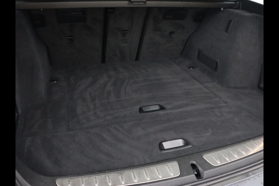 BMW 3 Serie 318i Luxury Edition | Leder | Stoelverwarming | Full LED | Navigatie | Parkeerhulp | Climate control | Bluetooth | Cruise control